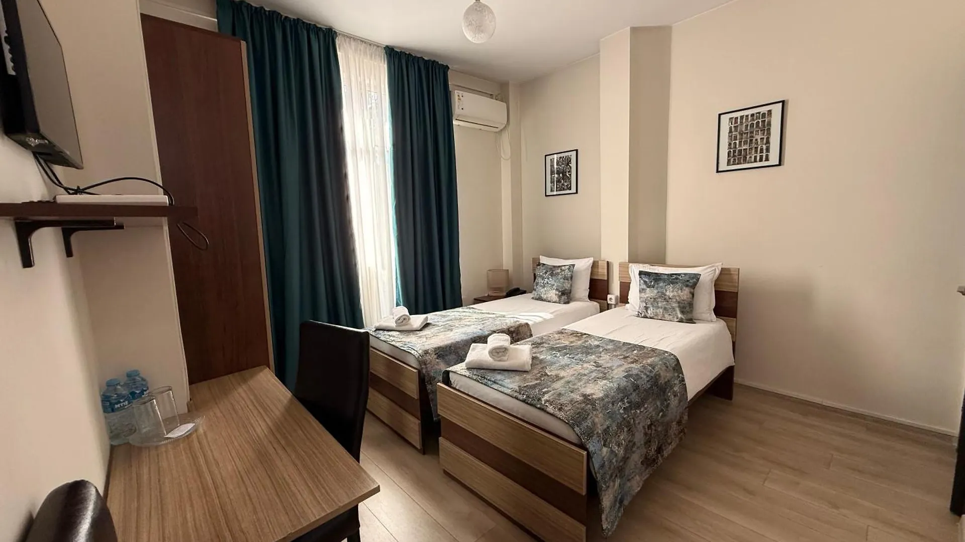 Liva Hotel 第比利斯 3*,