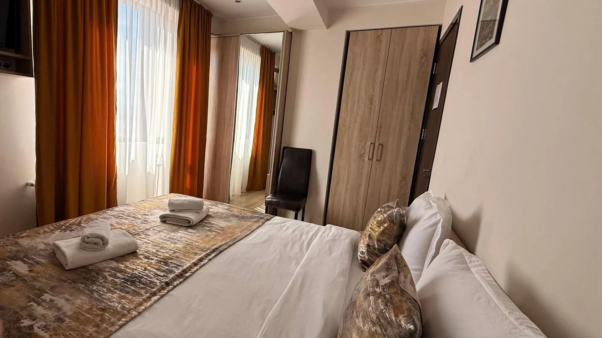 Liva Hotel 第比利斯 3*,